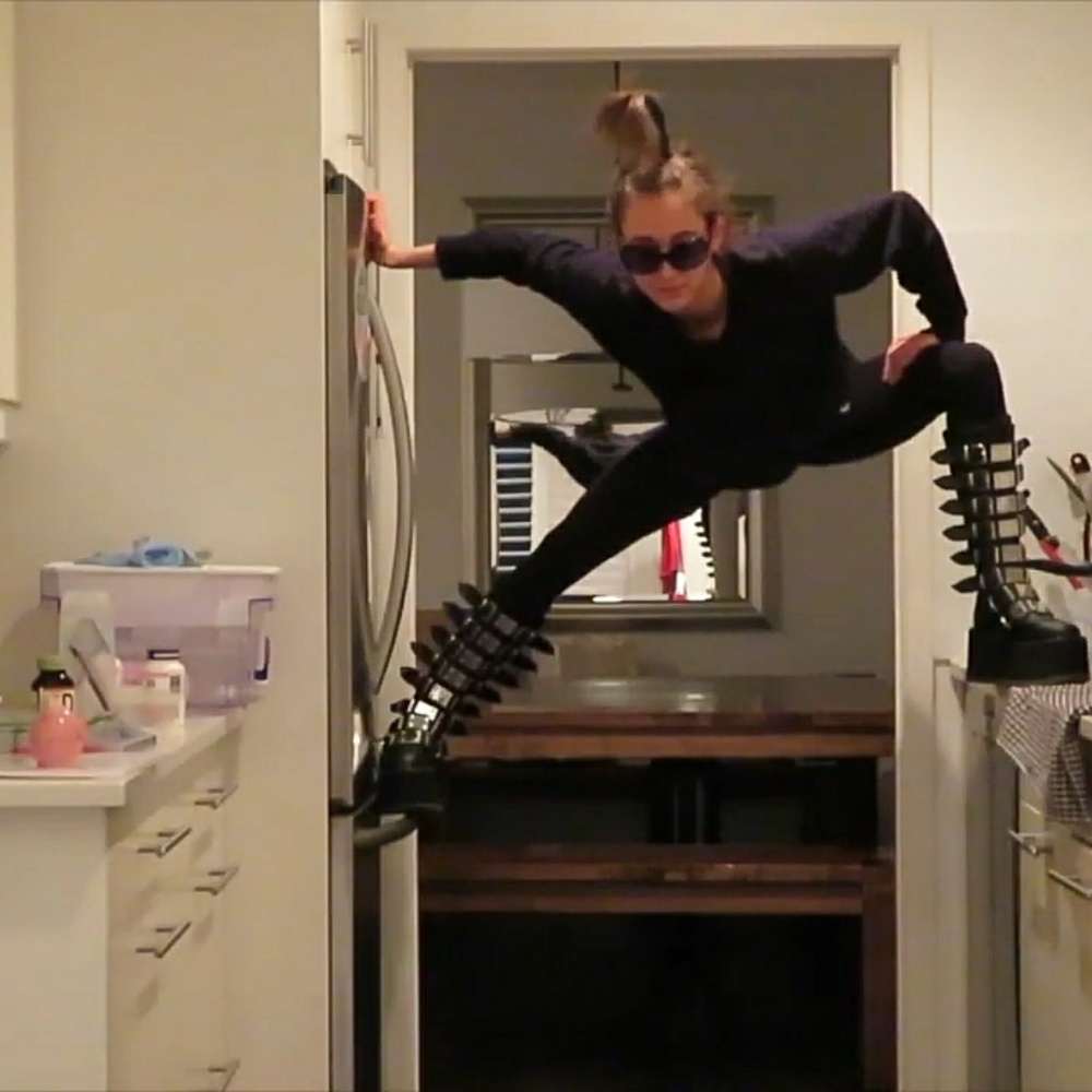 Meet your Posher, Crystal